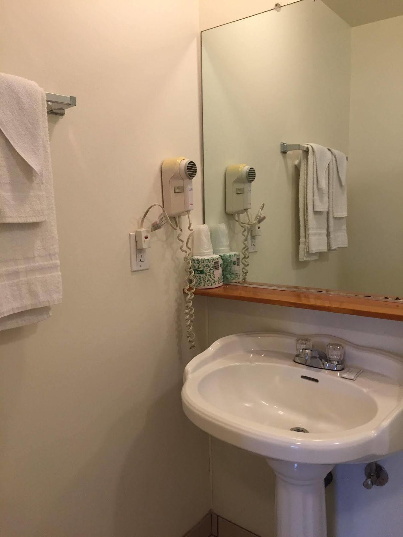 Motel Lax 2*